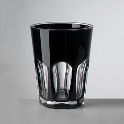 Verre à eau noir